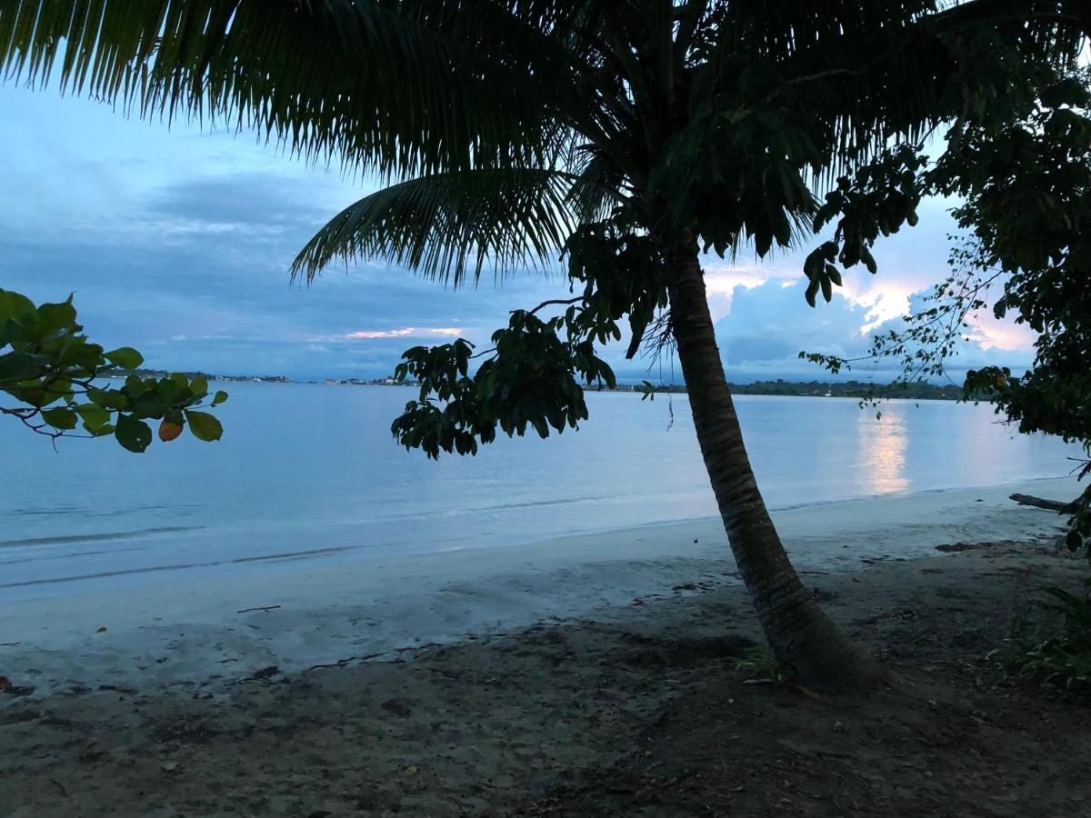 Sol Y Sombra Bed & Breakfast Bocas Town Bagian luar foto